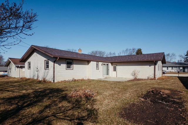421 MANHATTAN STREET, Chilton, WI 53014