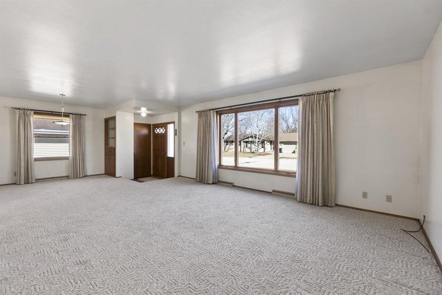 421 MANHATTAN STREET, Chilton, WI 53014