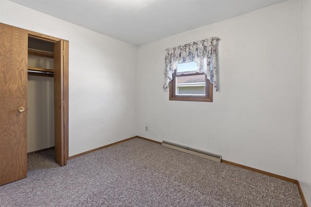 421 MANHATTAN STREET, Chilton, WI 53014