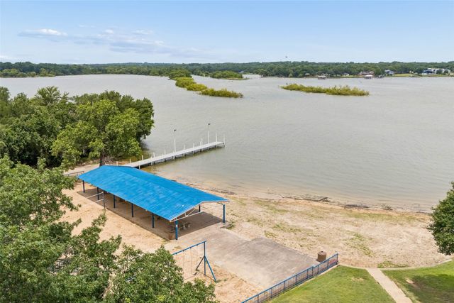 612 Sportsman Park Road, Azle, TX 76020