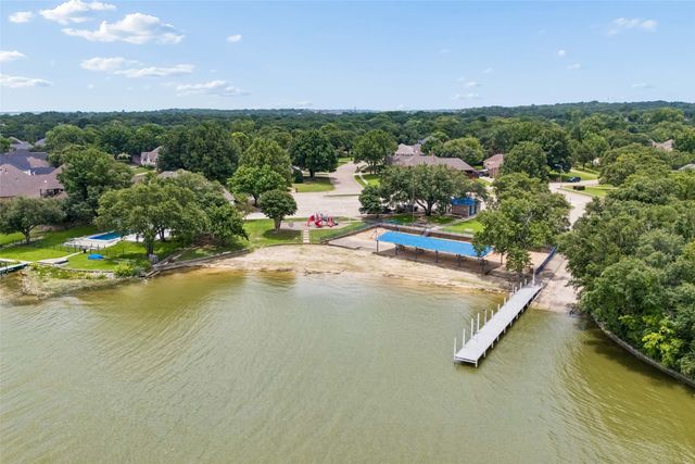 612 Sportsman Park Road, Azle, TX 76020