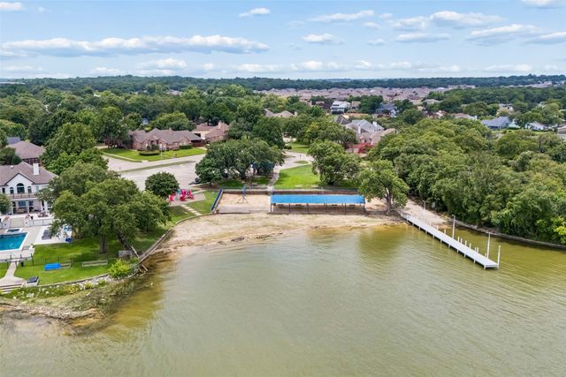 612 Sportsman Park Road, Azle, TX 76020