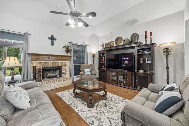 612 Sportsman Park Road, Azle, TX 76020