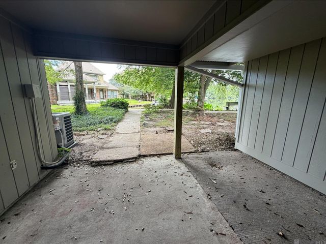 2419 Aubin Ln, Baton Rouge, LA 70816