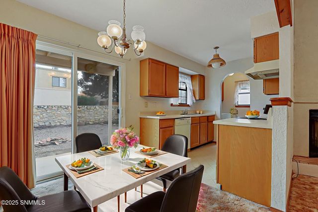 1015 Galvan Drive, Las Cruces, NM 88005