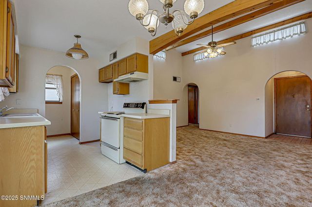 1015 Galvan Drive, Las Cruces, NM 88005