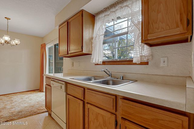 1015 Galvan Drive, Las Cruces, NM 88005