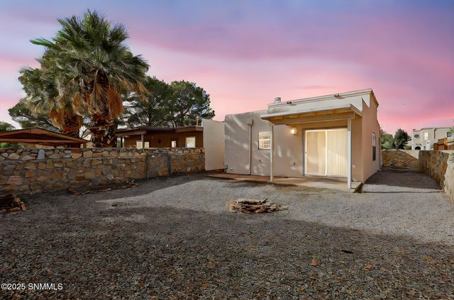 1015 Galvan Drive, Las Cruces, NM 88005