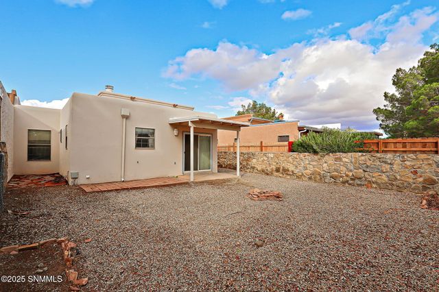 1015 Galvan Drive, Las Cruces, NM 88005
