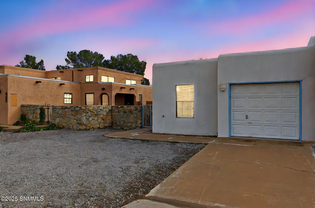 1015 Galvan Drive, Las Cruces, NM 88005