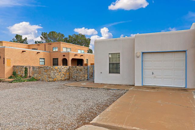 1015 Galvan Drive, Las Cruces, NM 88005