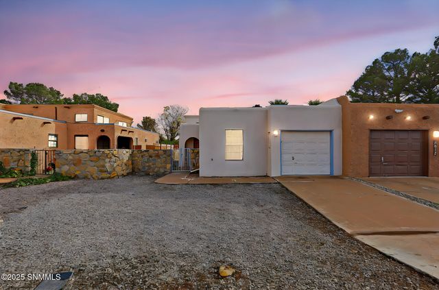 1015 Galvan Drive, Las Cruces, NM 88005