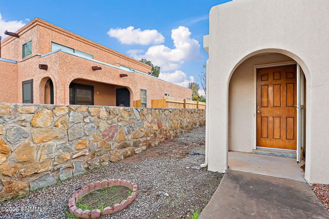 1015 Galvan Drive, Las Cruces, NM 88005