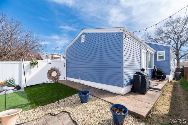 4028 Blow Street, St Louis, MO 63116