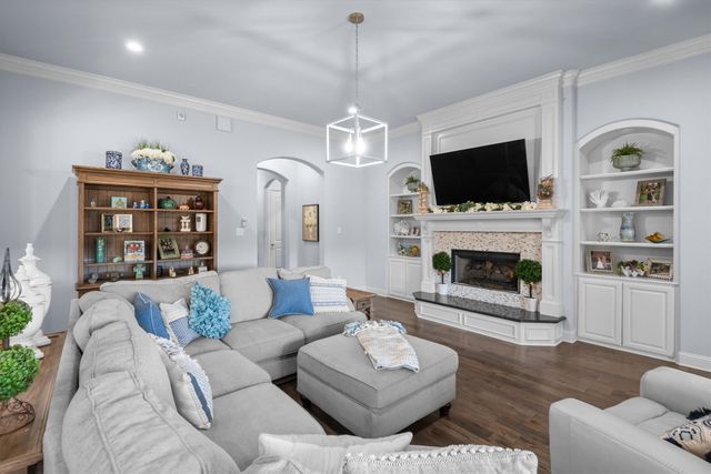 116 Old Bridge Road, Waxahachie, TX 75165