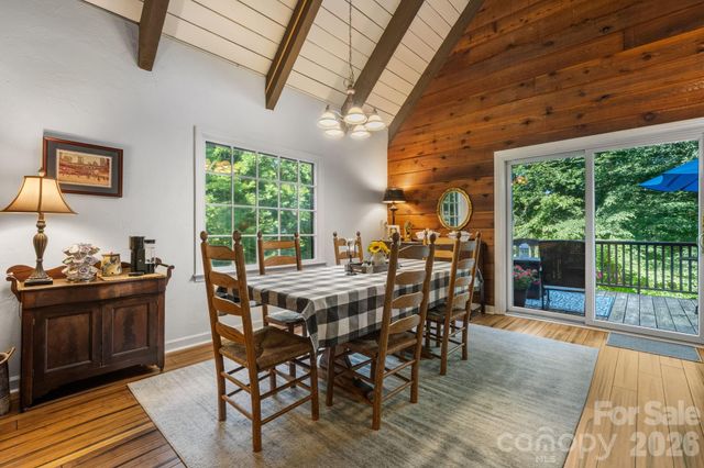 5562 Clearlake Drive, Hickory, NC 28601