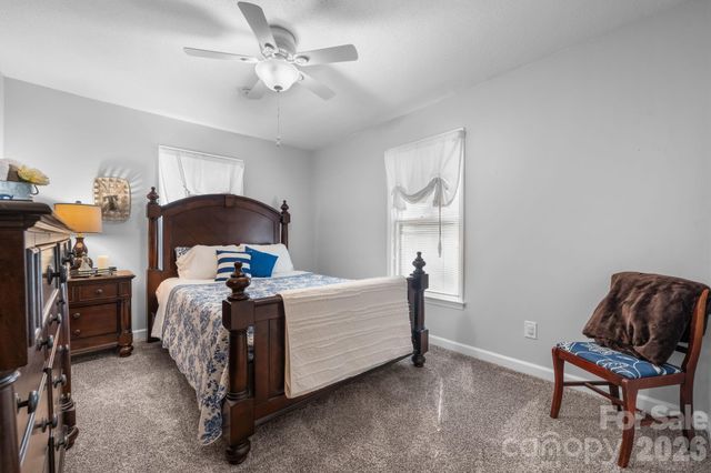 5562 Clearlake Drive, Hickory, NC 28601