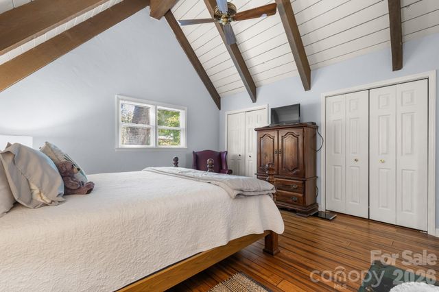 5562 Clearlake Drive, Hickory, NC 28601
