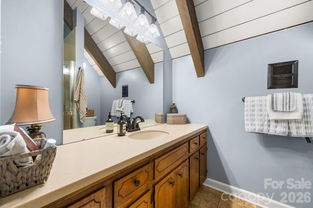 5562 Clearlake Drive, Hickory, NC 28601