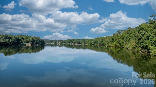 5562 Clearlake Drive, Hickory, NC 28601