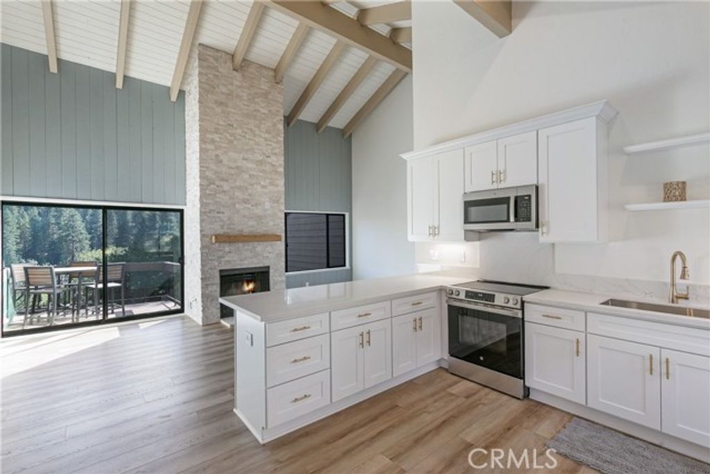 27657 Peninsula Drive 131, Lake Arrowhead, CA 92352