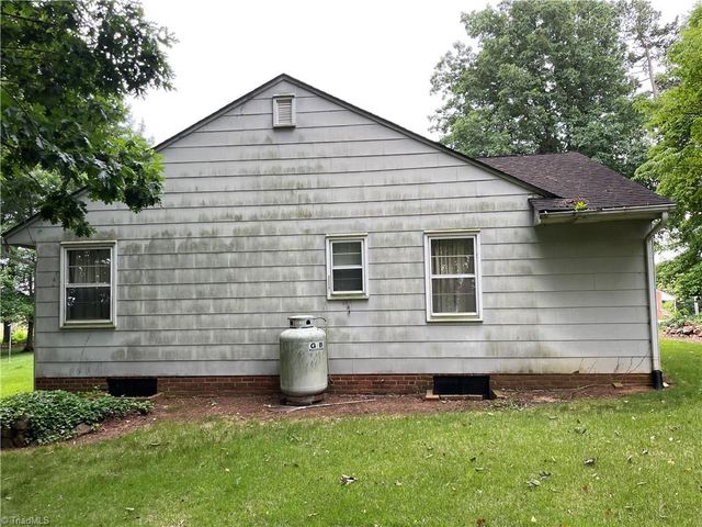 1834 Zephyr Road, Dobson, NC 27017