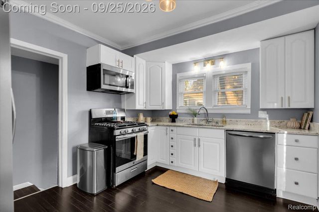 1465 West Boulevard, Berkley, MI 48072