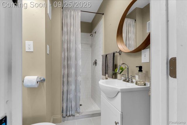 1465 West Boulevard, Berkley, MI 48072