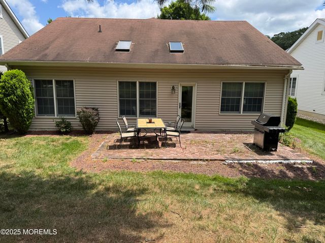 77 Harwood Road, Monroe, NJ 08831