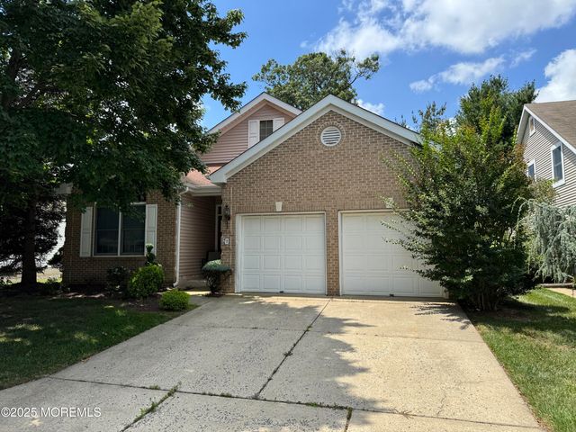 77 Harwood Road, Monroe, NJ 08831