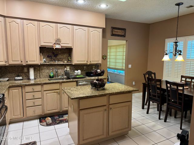 77 Harwood Road, Monroe, NJ 08831