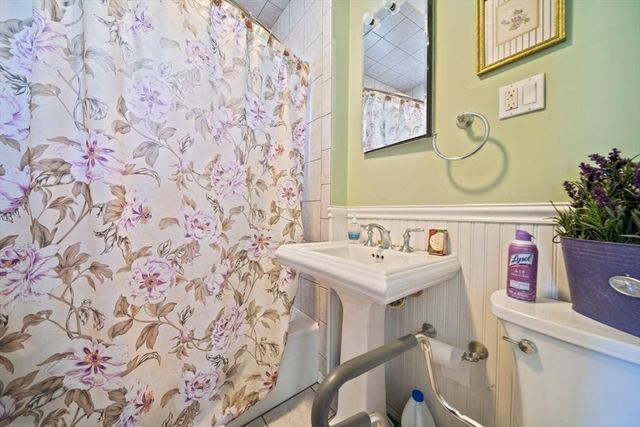 16 Hamilton Rd, Somerville, MA 02144