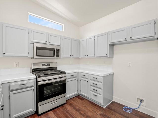 5637 W Oak Avenue, Fresno, CA 93722