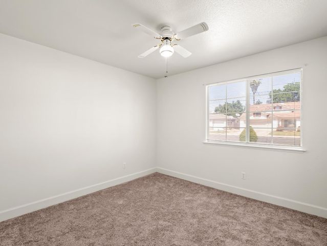 5637 W Oak Avenue, Fresno, CA 93722