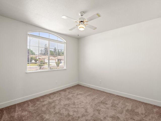 5637 W Oak Avenue, Fresno, CA 93722