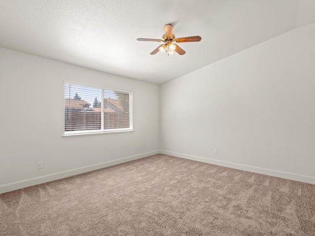 5637 W Oak Avenue, Fresno, CA 93722