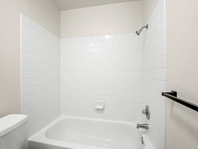 5637 W Oak Avenue, Fresno, CA 93722