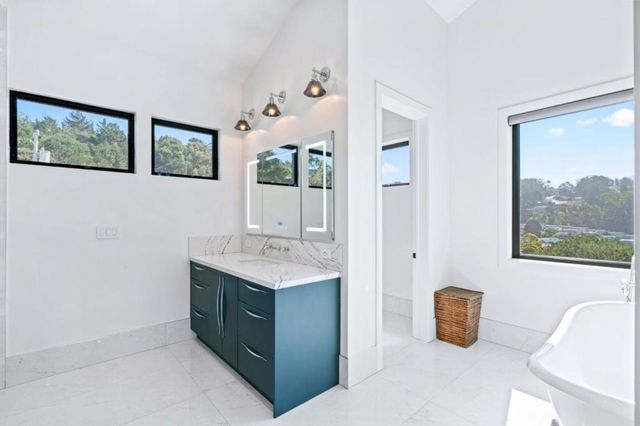 1016 Escalero Avenue, Pacifica, CA 94044