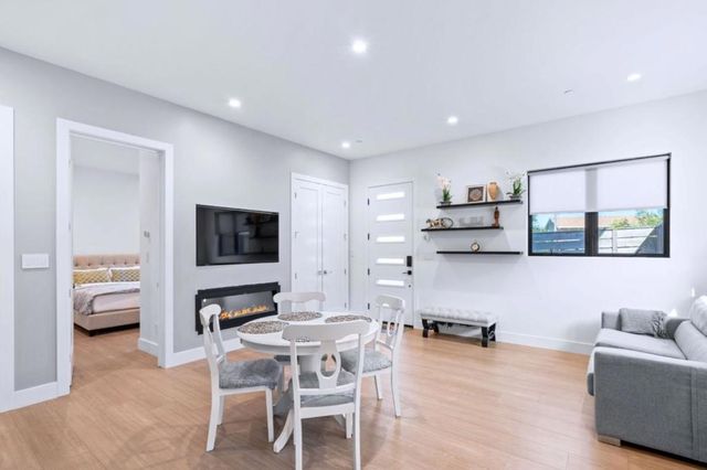 1016 Escalero Avenue, Pacifica, CA 94044