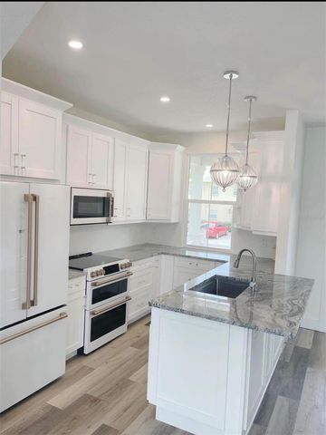 1299 5TH STREET S, St Petersburg, FL 33701