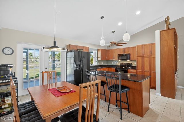 609 SE 17th ST, Cape Coral, FL 33990