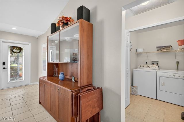 609 SE 17th ST, Cape Coral, FL 33990