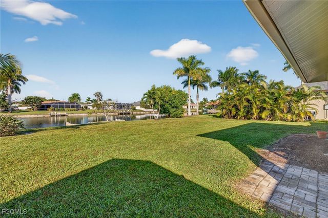 609 SE 17th ST, Cape Coral, FL 33990