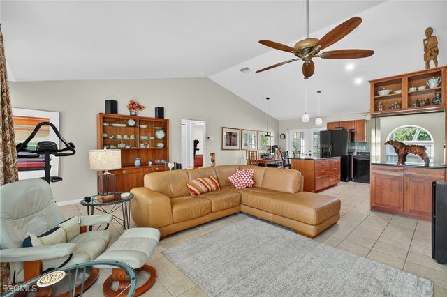 609 SE 17th ST, Cape Coral, FL 33990