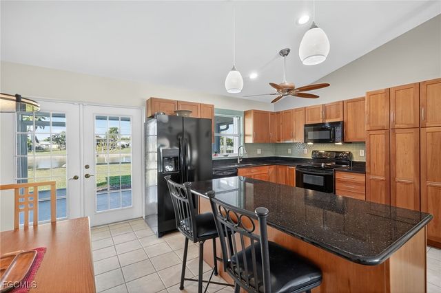 609 SE 17th ST, Cape Coral, FL 33990