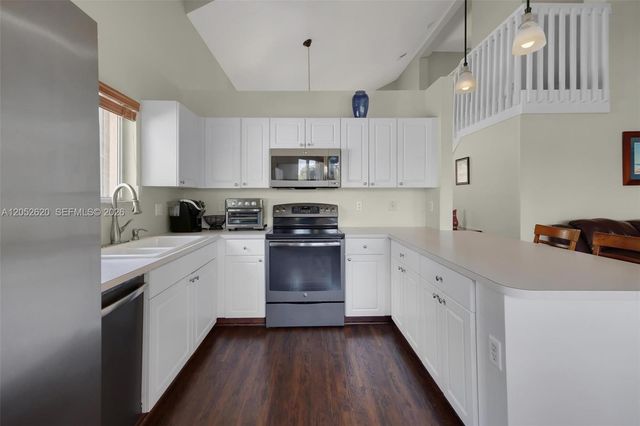 2002 SE 17th Avenue, Homestead, FL 33035
