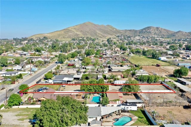 642 7th, Norco, CA 92860