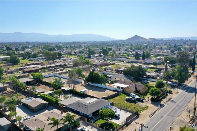 642 7th, Norco, CA 92860