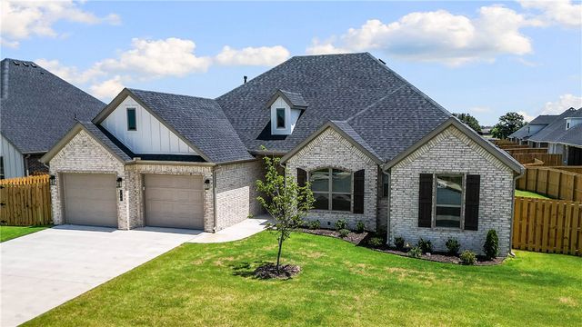748 Jenison Road, Tontitown, AR 72762