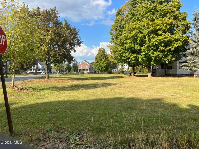 2 Quaker Street, Granville, NY 12832